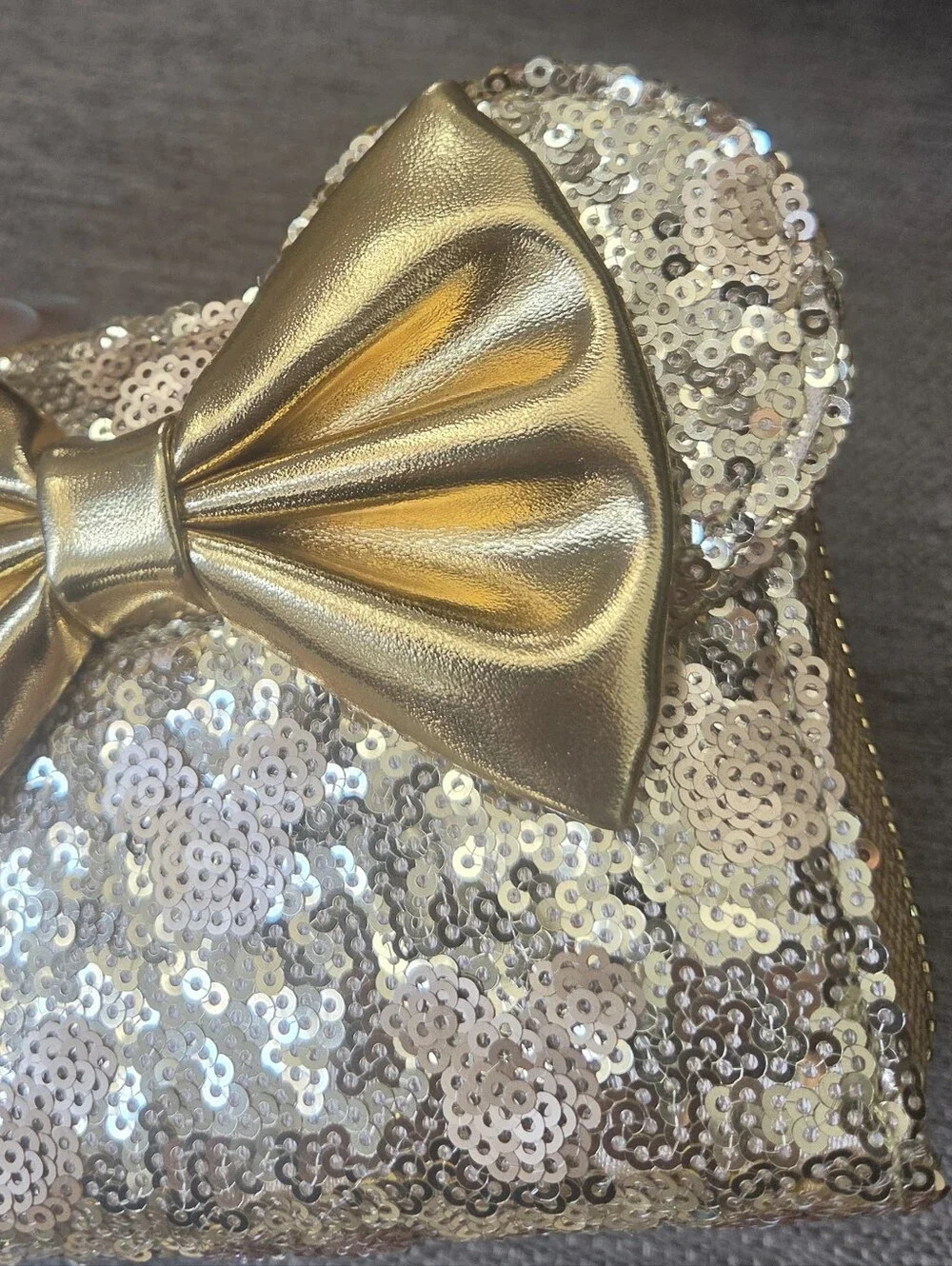 Disney Parks Loungefly Gold Sequin Minnie Mouse Zip Wallet NWT Exclusive - Picture 7 of 12